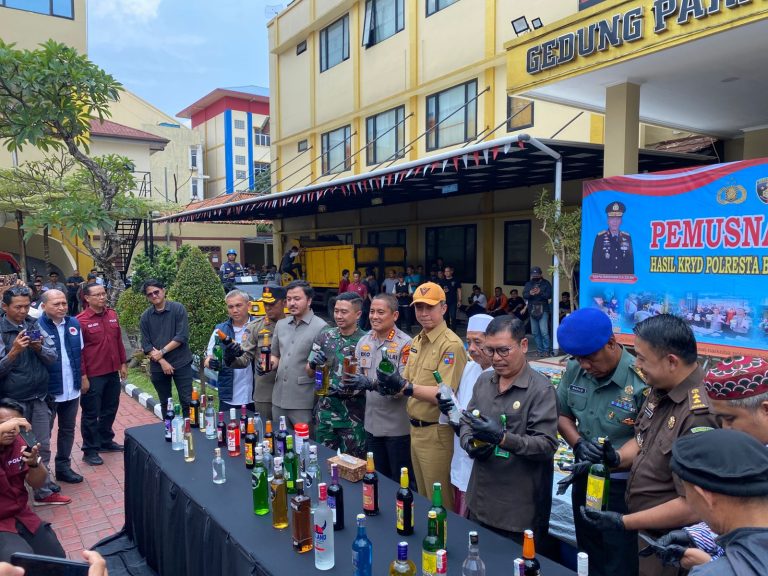 Ribuan Botol Miras Dimusnahkan, Kriminalitas di Kota Bogor Turun 18 Persen