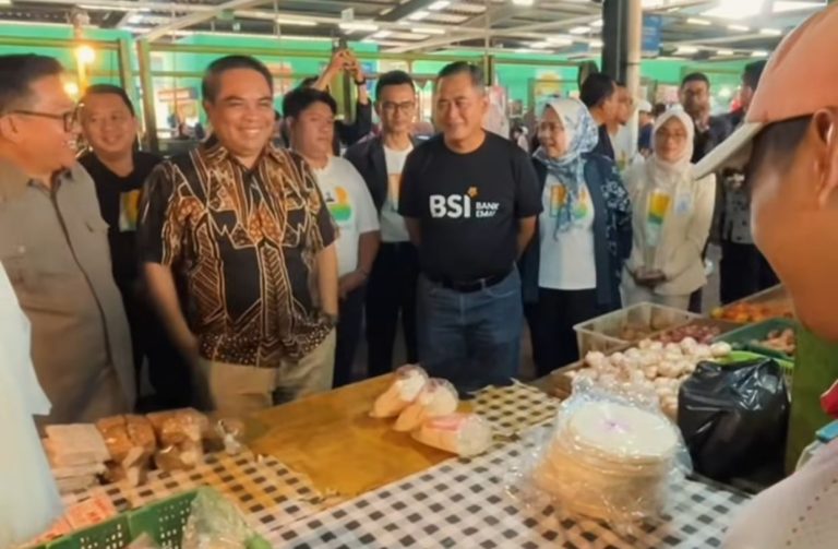 Dorong Kesejahteraan Para Pedagang Pasar Cisarua, Perumda Pasar Tohaga Jalin Sinergi dengan Bank BSI