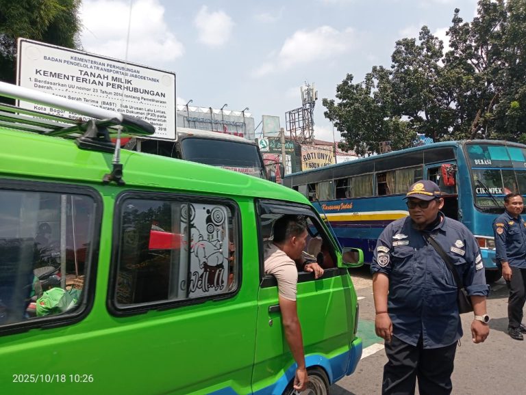 Kisah Pilu di Terminal Baranangsiang, Perjuangan Hidup Sopir Angkot di Tengah Bahaya Korsleting dan Turunnya Penumpang