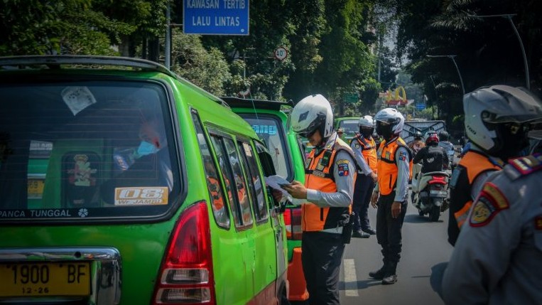 Muter-muter Benahi Angkot