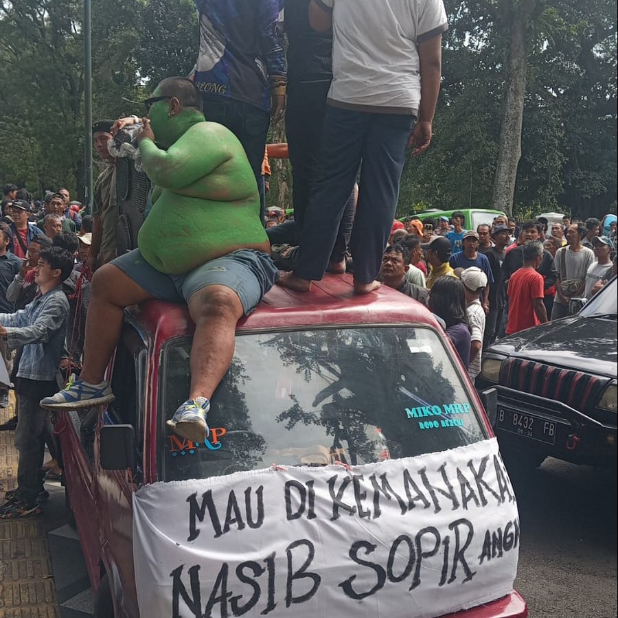 Muter-muter Benahi Angkot