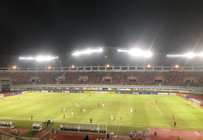 Bermain di Hadapan Ribuan Suporter, Timnas Indonesia Kalah Telak 0 - 3 Atas Mali di Stadion Pakansari