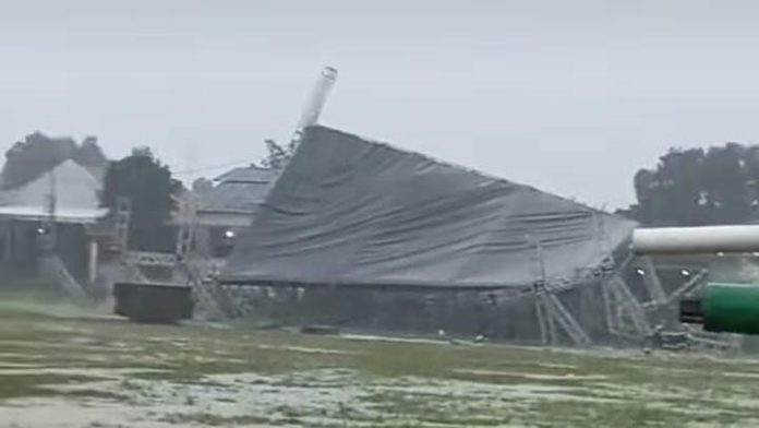 Panggung Perayaan Hari Jadi Cilebut Barat Bogor Ambruk Diterjang Angin Kencang