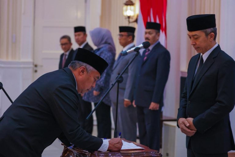 Sebanyak 22 Kepala Sekolah Dasar Dilantik, Dedie Rachim Dorong Pembentukan Karakter Siswa yang Baik