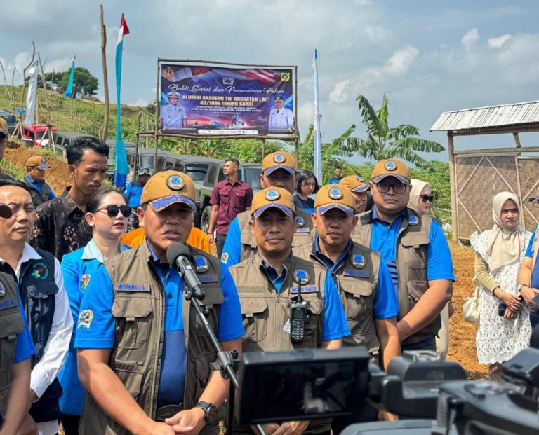 BRI Dukung Program Makan Bergizi Dalam Acara Bakti Sosial Bersama Alumni AAL 1996 “Moro Saka”