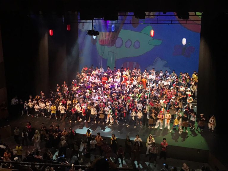 Kisah Pencarian Tempat Terindah di Dunia Dipentaskan Secara Kolosal oleh 500 Siswa Tunas Global