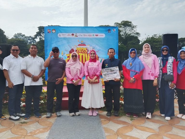 Dharma Wanita Persatuan Kota Bogor Titipkan Donasi Kemanusiaan untuk Korban Bencana Aceh dan Sumatera ke Baznas Kota Bogor