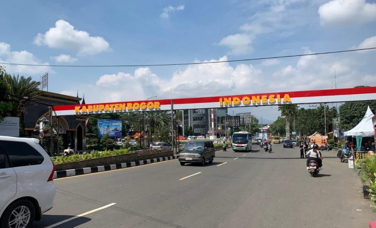 Libur Perayaan Natal, Ribuan Kendaraan Padati Kawasan Puncak Bogor 