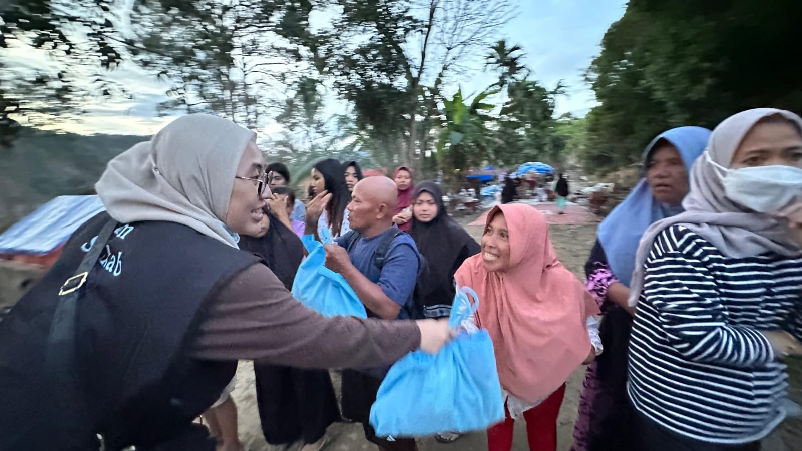 Setelah 18 Ton Logistik, Setkab Kembali Kirim 50 Truk Air Bersih ke Aceh