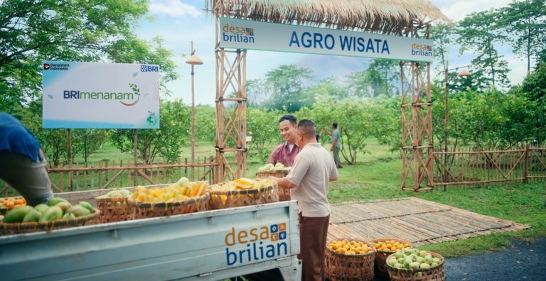 Konsisten Perkuat Ekonomi Kerakyatan, BRI Raih Penghargaan Impactful Grassroots Economic Empowerment