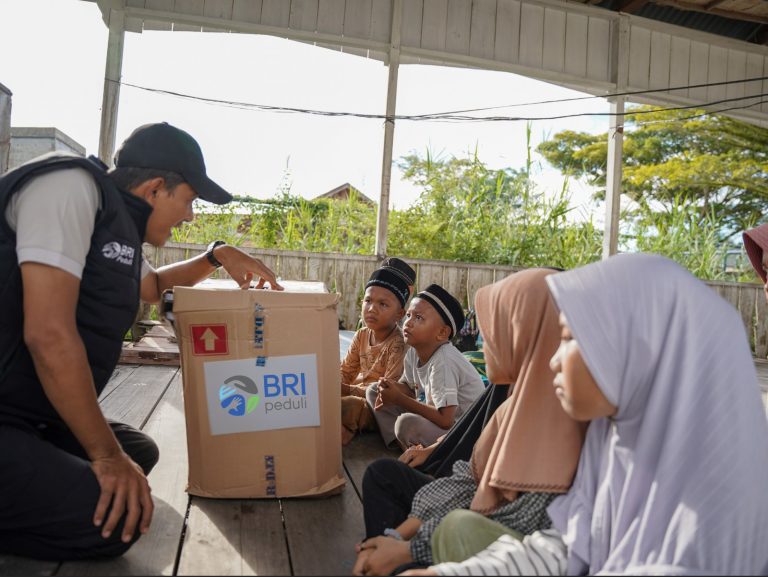 Terus Salurkan Bantuan, BRI Gelar Program “Trauma Healing” untuk Anak-Anak Terdampak Bencana Banjir di Sumatera