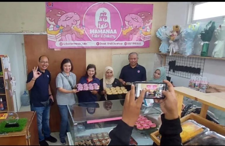 Indocement Dorong Kemandirian UMKM Lewat Program CSR Berkelanjutan, dari Jangkrik Hambalang hingga UMKM Roti Halal