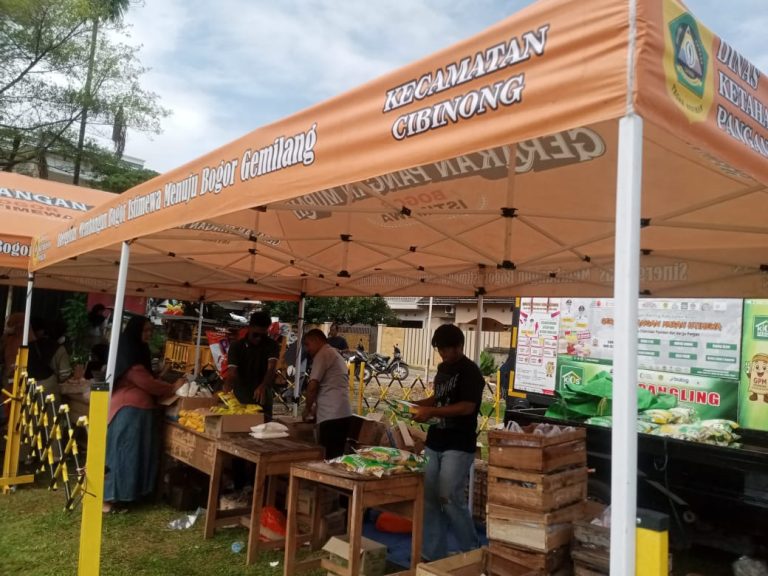 Jelang Nataru, Pemkab Bogor Gelar GPM di Kecamatan Cibinong Mulai dari Beras Hingga Minyak Dijual Murah