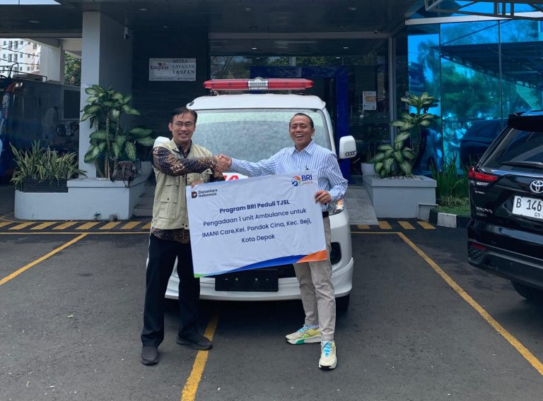 Dukung Layanan Kemanusiaan, BRI KC Depok Serahkan Ambulance ke Yayasan IMANI Care