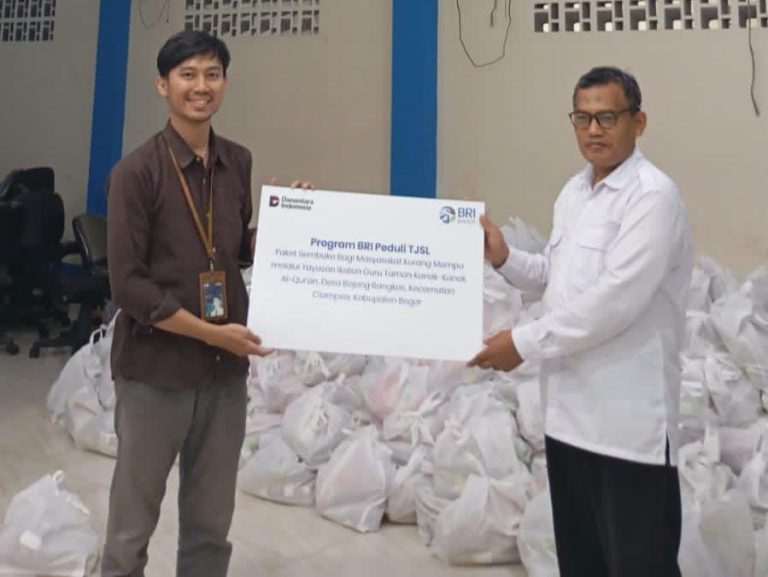 BRI Bogor Dewi Sartika Salurkan 5.000 Paket Sembako Lewat Program TJSL, Sasar Warga Ciampea