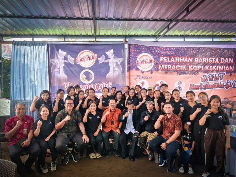 Inspirasi Hari Ibu, BRI Peduli Perkuat Peran Ibu Penggerak Usaha Perempuan melalui Program AURA di Bali