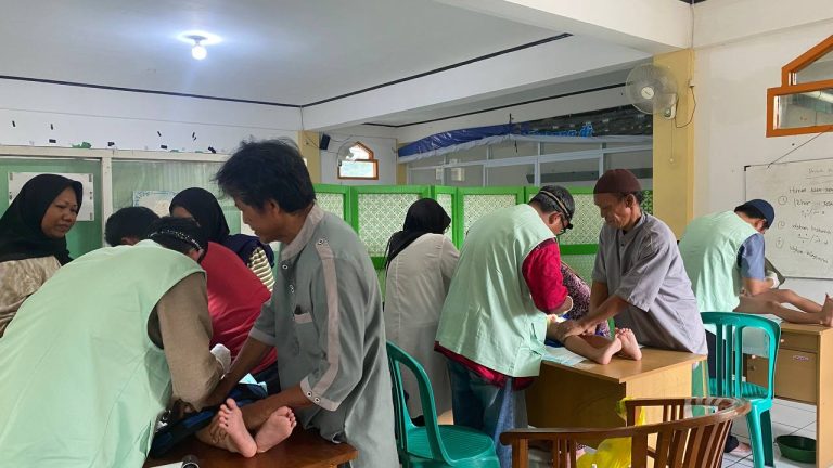 RS Islam Bogor Gelar Khitanan Massal untuk 22 Anak di Masjid Al Jami Arrohman