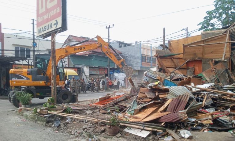 17 Bangunan Liar di Pasar Cibinong Dibongkar Satpol PP Kabupaten Bogor