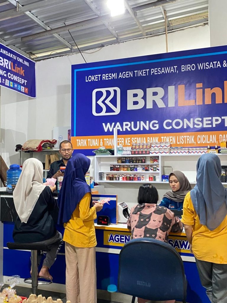 Berkembang Bersama BRILink Agen, Keluarga di Jepara ini Berhasil Buka Lapangan Pekerjaan bagi Masyarakat Sekitar