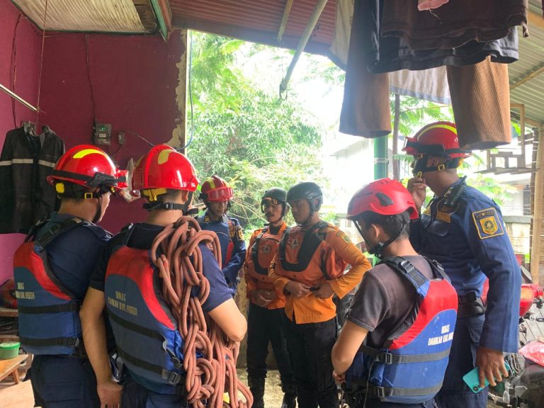 Dua Bocah Hanyut Terbawa Arus Kali Cijantung Cibinong, Satu Ditemukan Meninggal Dunia