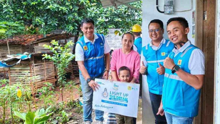 Kado Akhir Tahun, PLN UP3 Bogor Hadirkan Terang Bagi Warga yang Belum Memiliki Sambungan Listrik