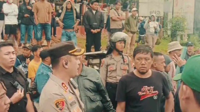 Redam Ketegangan Demo Tambang Cigudeg, Kapolres Bogor Tunjukkan Sikap Humanis hingga Borong UMKM