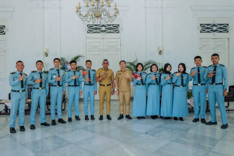 Jenal Mutaqin Motivasi Siswa Krida Nusantara saat Kunjungan ke Balai Kota