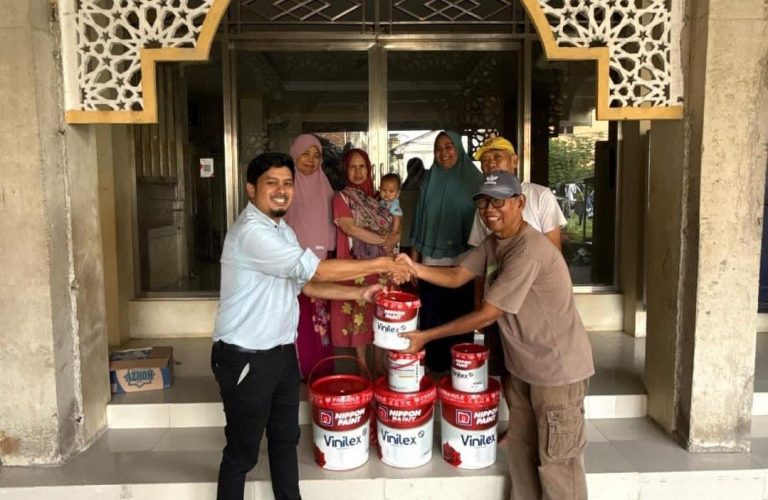 BRI Bekasi Siliwangi Salurkan Bantuan Dana Bapekis ke Musala Al Mutaqin