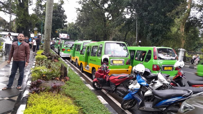 Ratusan Sopir Angkot Demo di Balai Kota Bogor, Tolak Peremajaan Angkutan Umum