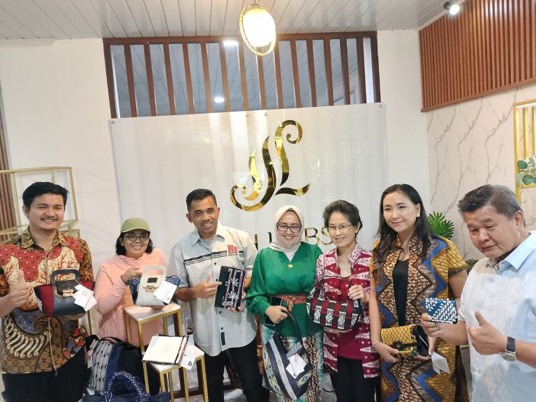 Mithlabs Gallery Resmi Dibuka, Hadirkan Beragam Motif Tas Etnik di Bogor