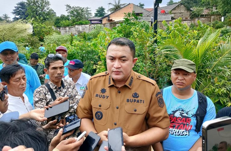 Bupati Rudy Susmanto Tinjau Pasar Petani Garuda, Bakal Jadi Pilot Project Sentra Buah dan Tanaman Hias di Bogor