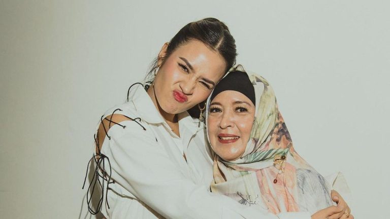 Raisa Rilis Lagu untuk Sang Ibu, ‘Kuharap Duka Ini Selamanya’