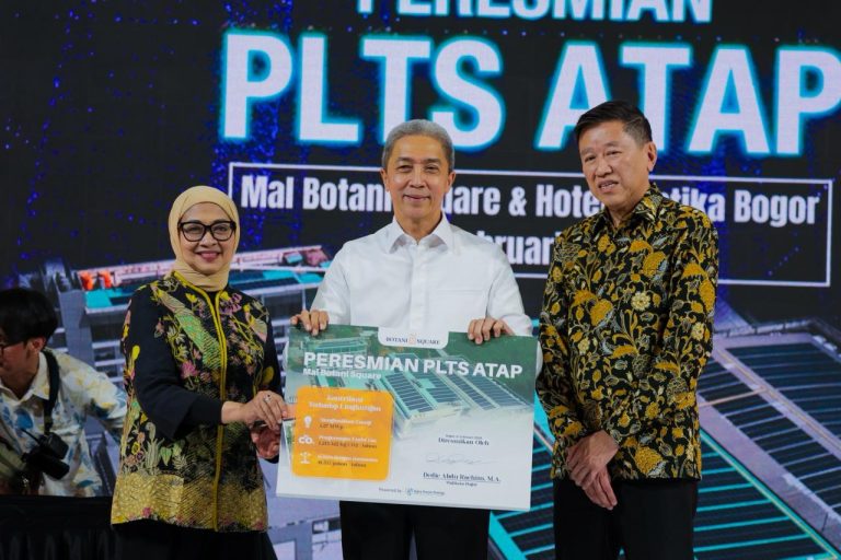 Dedie Rachim Resmikan PLTS Atap Pertama dan Terbesar di Bogor Raya, Tekan Emisi Hingga 1,2 Juta Kg CO₂ per Tahun