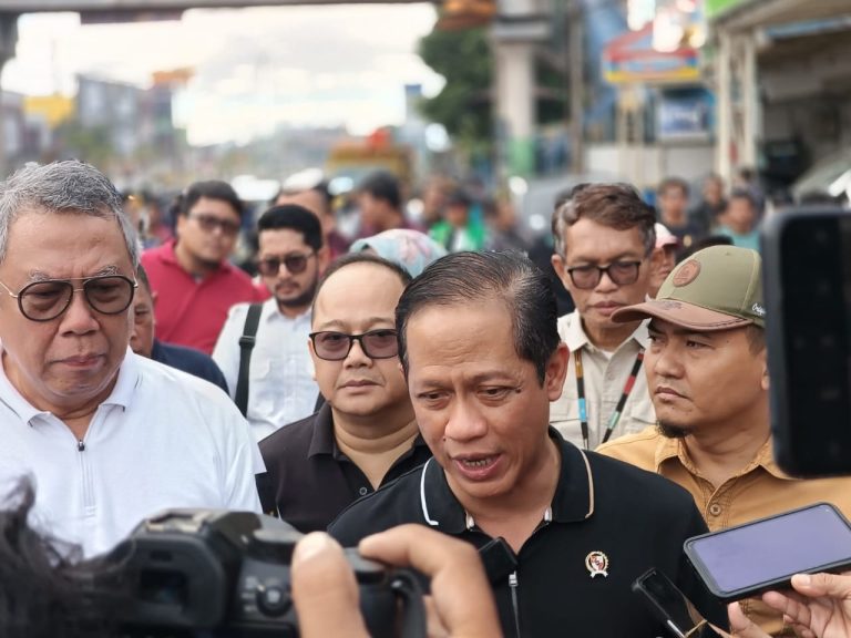 Menteri LH dan Fokopimda Kota Tanggerang Sapu Bersih Sampah