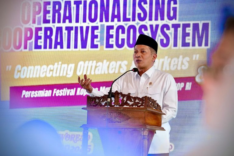 Menkop Apresiasi Penguatan Ekonomi Kerakyatan Melalui Festival Kopdes Merah Putih 2026 di Purworejo