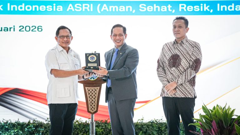 KLH Beri Sertifikasi Menuju Kota Bersih ke 35 Daerah, Belum Ada Predikat Tertinggi