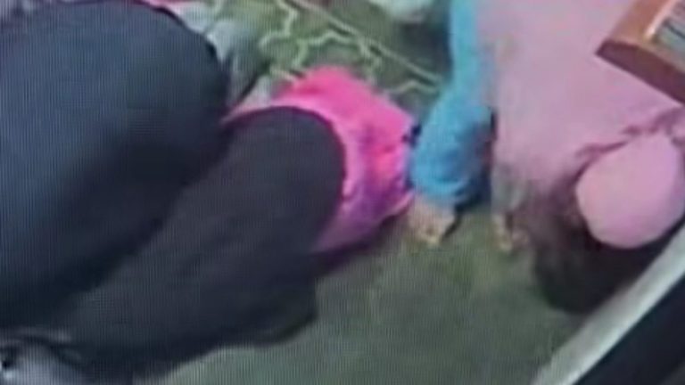 Jemaah Syok, Handphone dan Dompet Hilang di Tengah Salat Isya–Tarawih