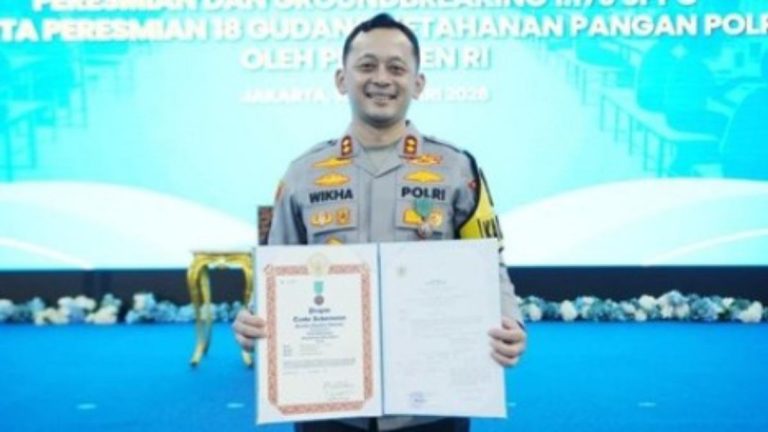 Kapolres Bogor Wikha Ardilestanto, Raih Satyalancana Wira Karya dari Presiden Prabowo