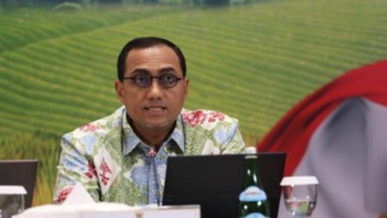 “Goreng Saham” OJK Denda Influencer Berinisial BVN Rp5,35 M. Siapa Dia?