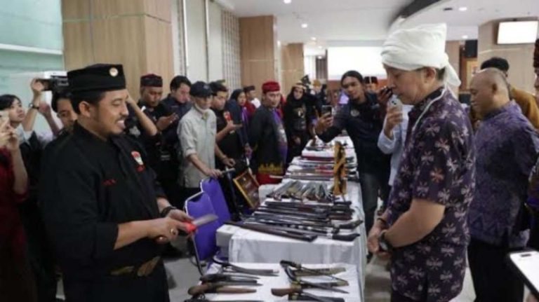 Walikota Bogor Dukung Universitas Pakuan Ajukan Golok Jadi Warisan Budaya Tak Benda UNESCO dari Kota Bogor