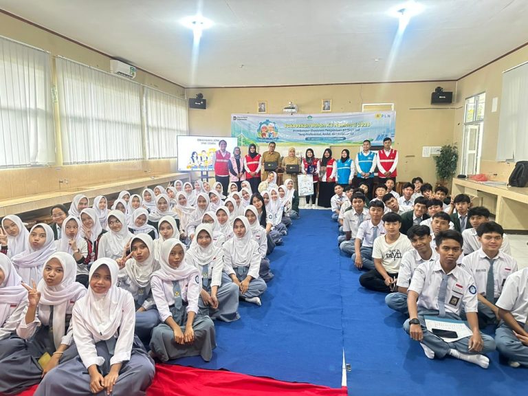 PLN UP3 Bogor Edukasi K3L di SMA Negeri 1 Cisarua, Tanamkan Keselamatan Ketenagalistrikan Sejak Usia Dini