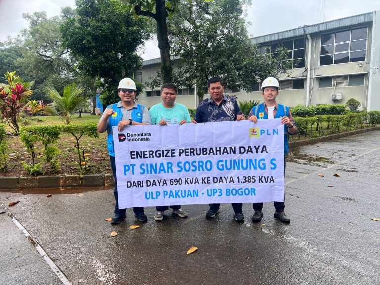 PLN UP3 Bogor Laksanakan One Day Service Perubahan Daya 1.385 kVA Pelanggan Industri PT Sinar Sosro Gunung Slamat S