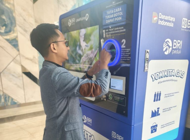 BRI Menara BRILiaN Ajak Peduli Lingkungan Melalui Mesin Daur Ulang RVM