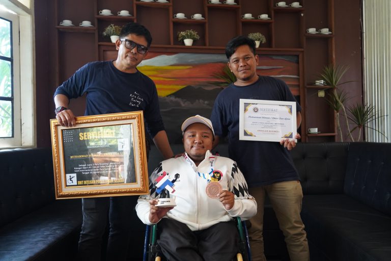 Owner Andalan Business Grup dan Unit Intelkam Polsek Bogor Selatan Apresiasi Prestasi Eman25 di ASEAN Para Games 2025