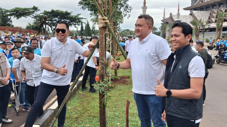 Libatkan Seluruh SKPD, Pemkab Bogor Tanam Kembali 1.000 Pohon di Stadion Gelora Pakansari Pasca Puting Beliung