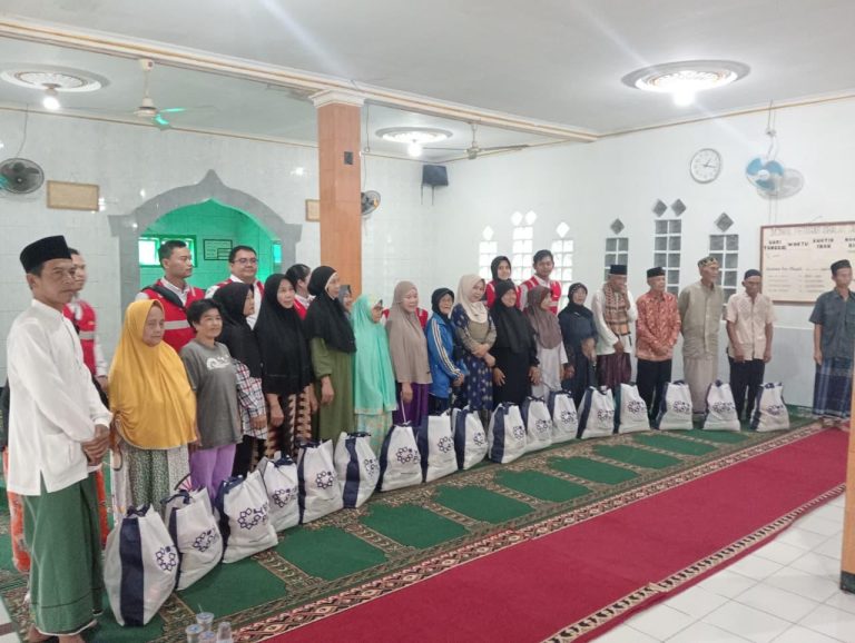 Sambut Ramadhan, YBM PLN UP3 Bogor Salurkan Paket Sembako di Masjid Nurul Ikhlas Jasinga