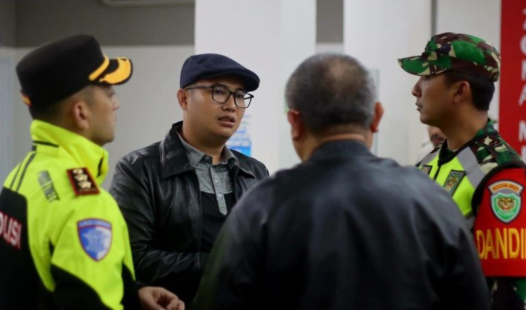 Ikut Patroli Gabungan Bersama Forkopimda, Ketua DPRD Sastra Winara Minta Masyarakat Jaga Ketertiban