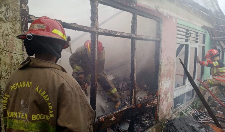 Akibat ODGJ Buang Puntung Rokok, Tiga Rumah di Ciomas Bogor Hangus Terbakar