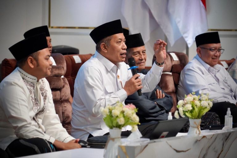 Resmikan Sundra Family Care, Menkop Apresiasi Diversifikasi Bisnis Kopontren Sunan Drajat