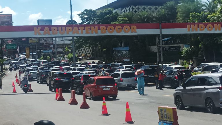 Diserbu Wisatawan, Jalur Puncak Bogor Macet di Hari Kedua Libur Lebaran 2026